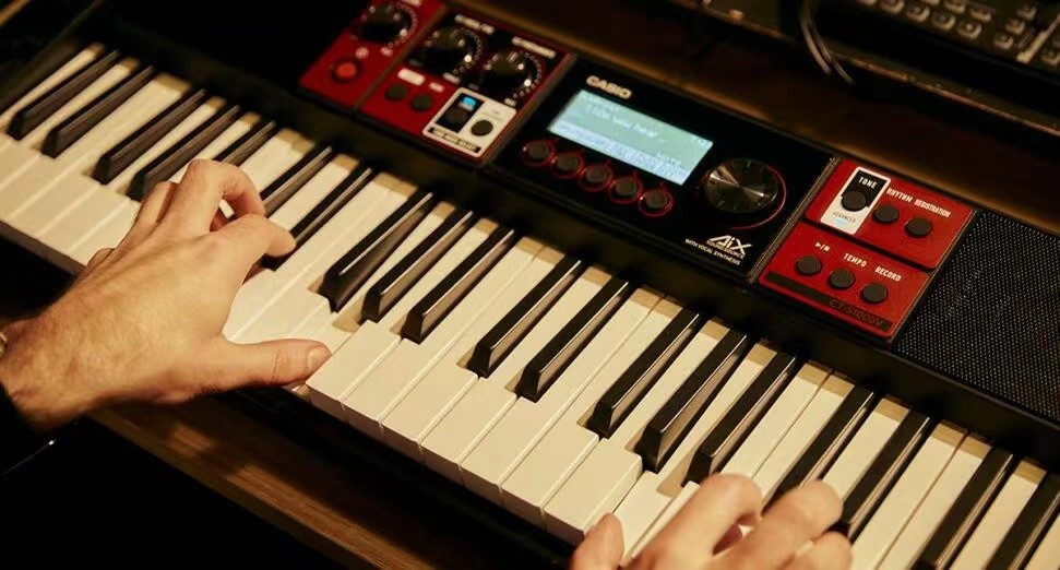 卡西欧推出全新语音合成器和键盘