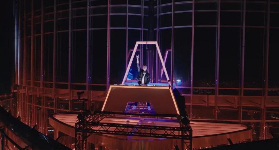 Armin van Buuren在世界最高建筑上为UNTOLD Dubai进行DJ演出