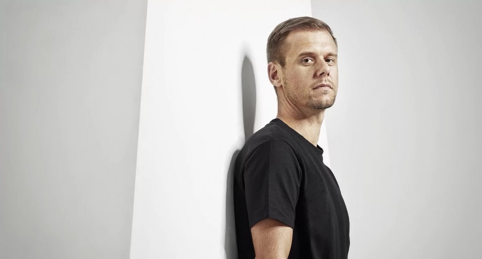Armin van Buuren和Gryffin分享新的电子音乐单曲《What Took You So Long》
